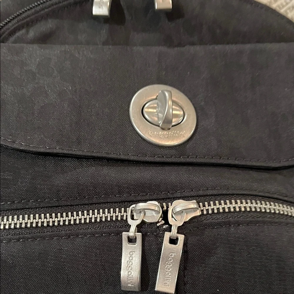 Baggallini Black Cheetah Embossed Naples Convertible Backpack/NWT